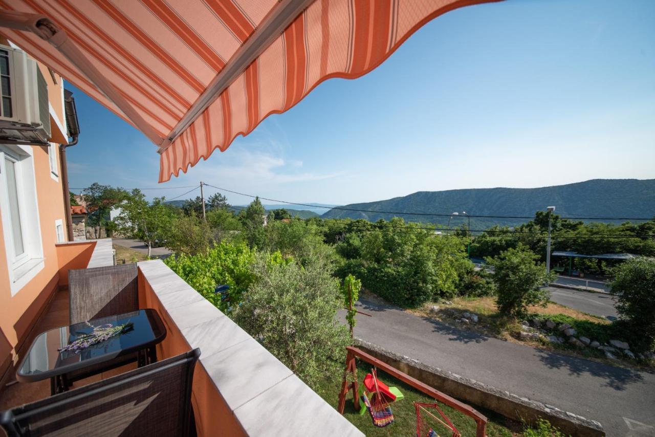 Apartman Sous Les Rochers Grižane Exterior foto